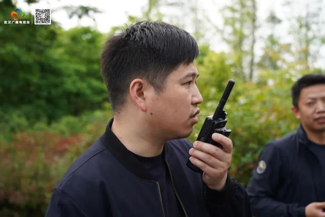 警方抓获32名“白富美”！澳门新葡京破门而入！武汉(图2)