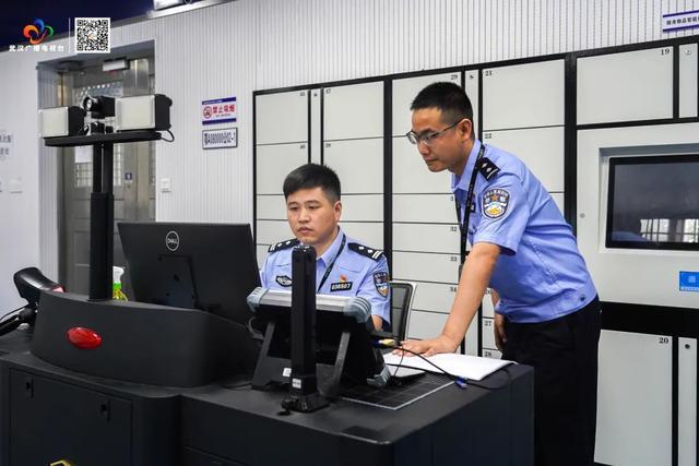 警方抓获32名“白富美”！澳门新葡京破门而入！武汉(图5)